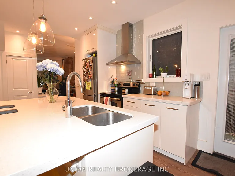 66 Lansdowne Ave #1 — Photo 8