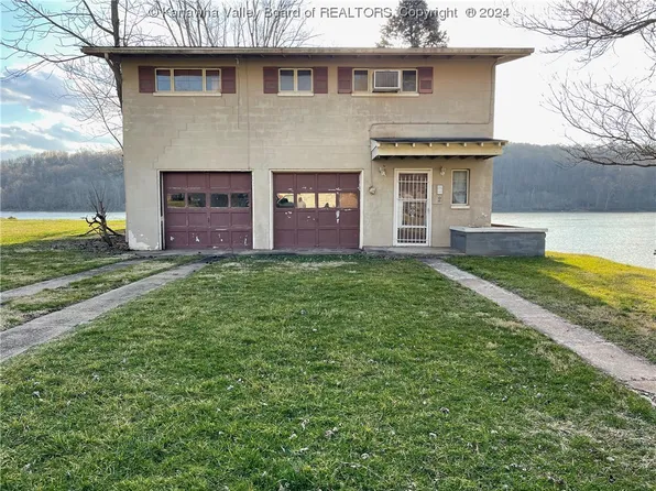 2 Walnut St, Ravenswood, WV 26164