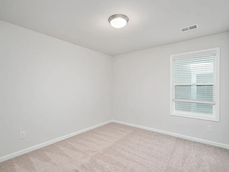 775 Justify Loop — Photo 17