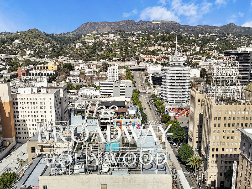1645 Vine St #1007