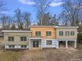 270 S Glenhurst Dr, Birmingham, MI