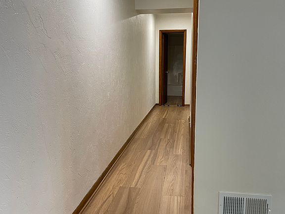 5th image of 788 Hazelwood Ave APT B