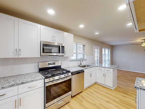 3rd image of 3125 Damascus Way