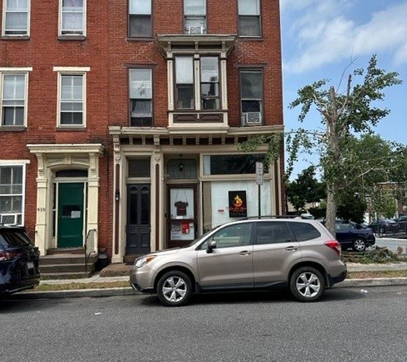 1st image of 912 N 3rd St APT 3