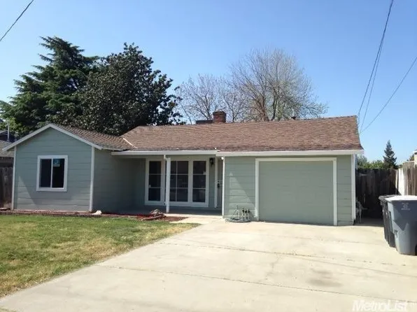 200 S Lee Ave, Oakdale, CA 95361