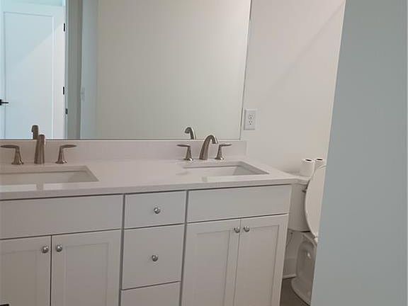 5th image of 733 Eloise Way SE #B