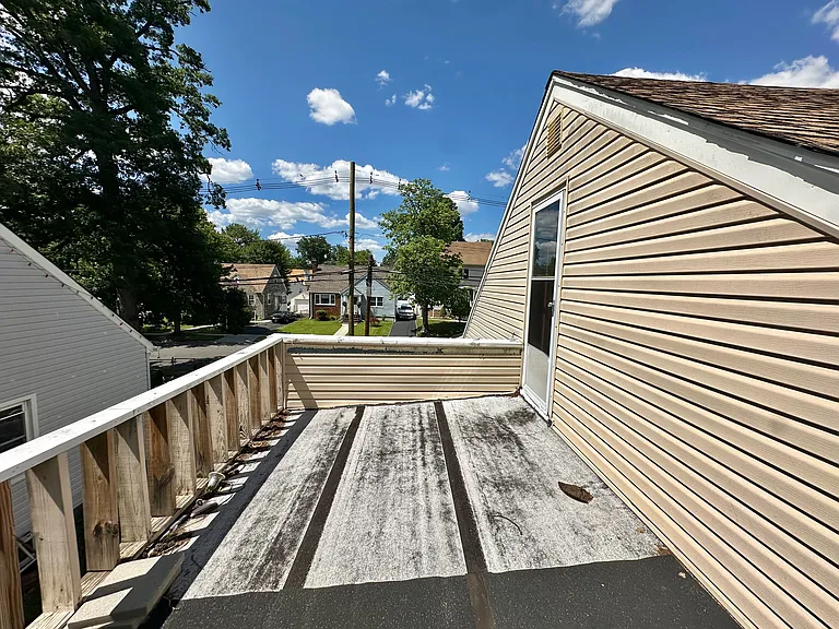 352 E 7th Ave — Photo 16