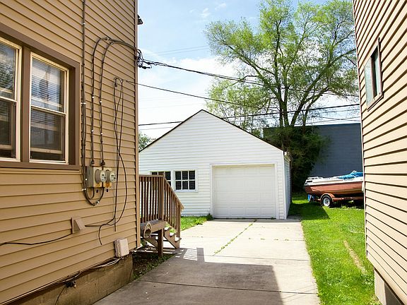 4th image of 17537 Clarann St #17539
