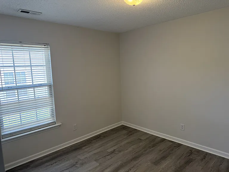 714 Thornbird Cir — Photo 12