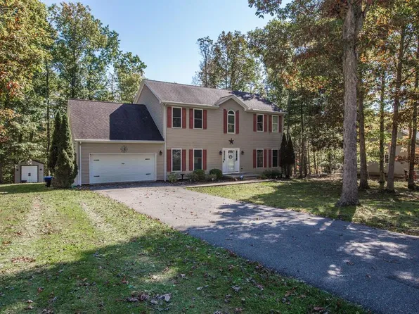 156 Misty Ln, Shady Spring, WV 25918