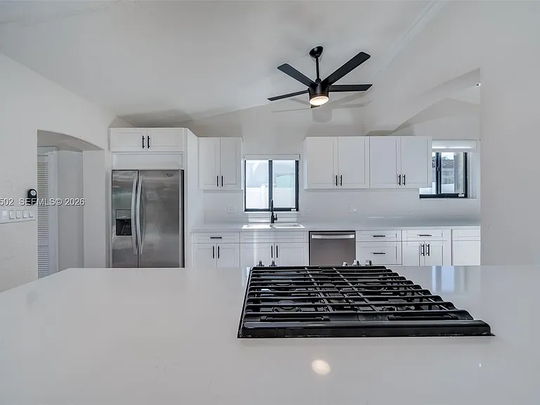 1704 SW 5th Ct — Photo 12
