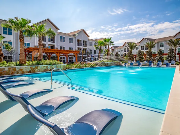 Stone Loch Apartments