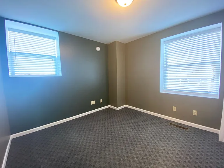 327 S 8th St #330 — Photo 28
