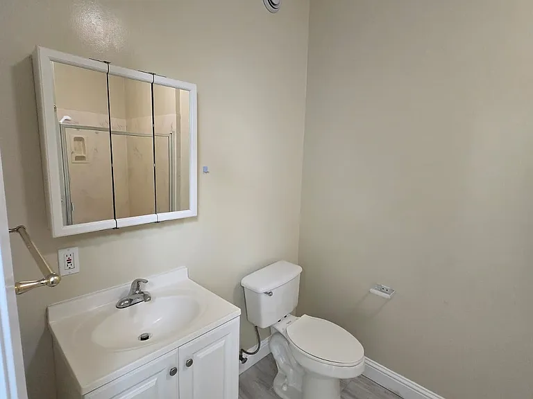 2070 University Avenue — Photo 37