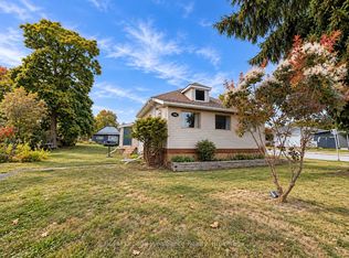 252 Sidney St, Quinte West, ON K8V 2T4