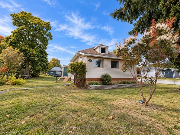 252 Sidney St, Quinte West, ON K8V 2T4