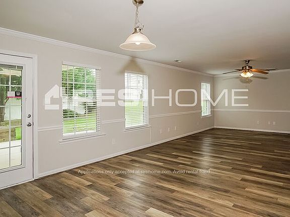 3rd image of 4804 Creston Ct SE