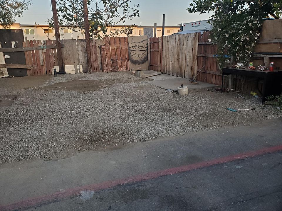 2nd image of 1096 E Mission Blvd #12