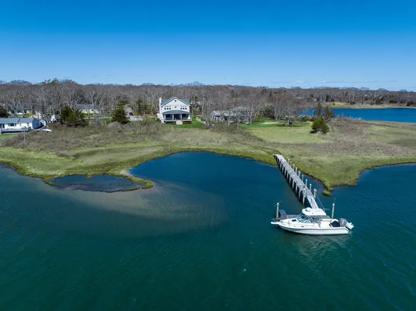 1940 Mason Dr, Cutchogue, NY 11935