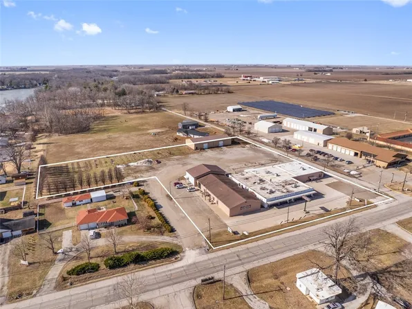 1249 N Main St, Paris, IL 61944