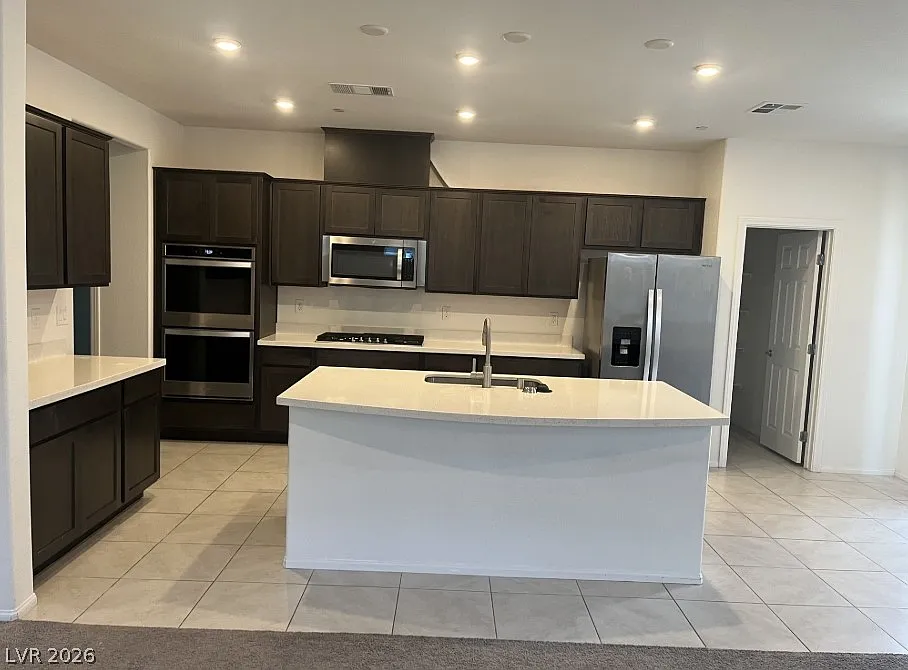 5 bed, 3.5 bath, 3054 sqft, $3,445 — Photo 2