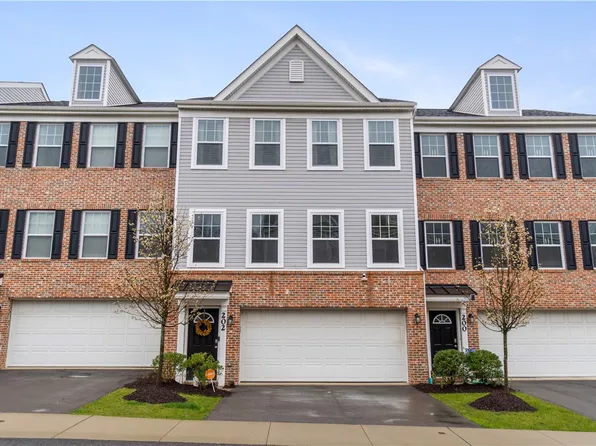 202 Faulk Dr, Warrendale, PA 15086