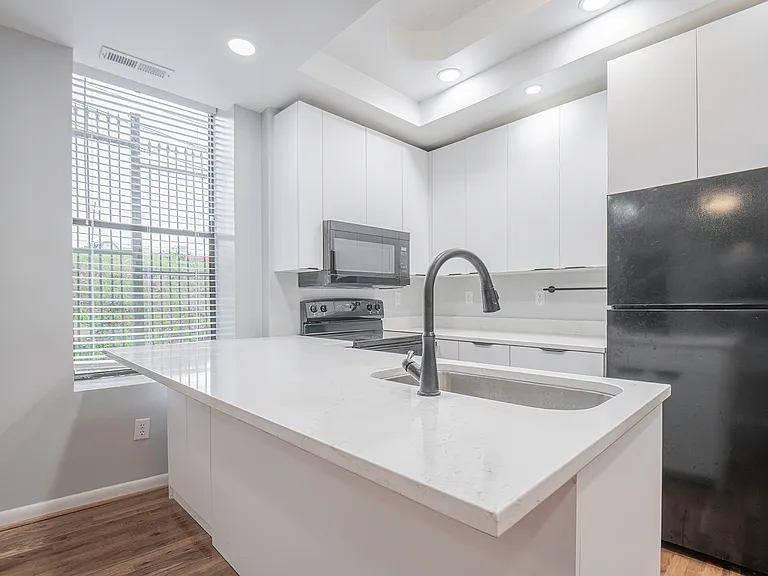 802 Central Ave #6 — Photo 6