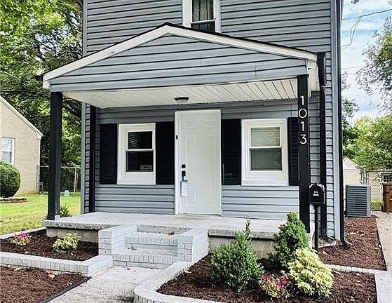 3rd image of 1013 Willow Rd