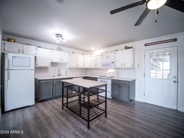 1011 W MCLELLAN Road, Mesa, AZ 85201