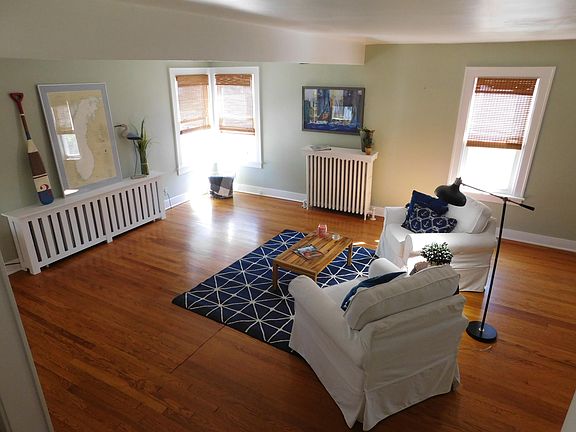 4th image of 904 Park St
