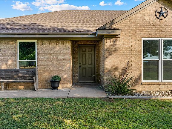 3rd image of 212 Ashley Dr
