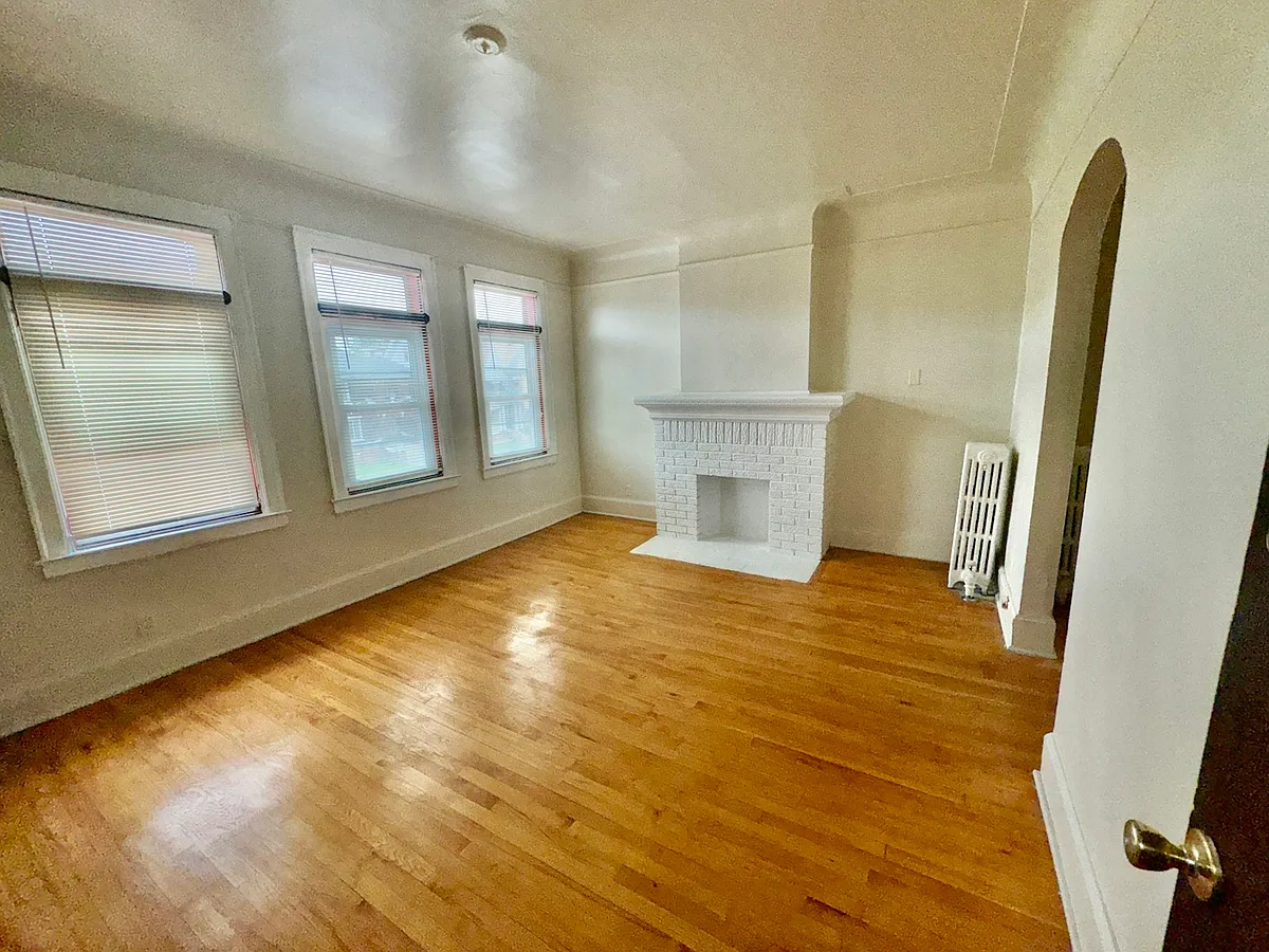 Building Photo - 2681 Pasadena St #2