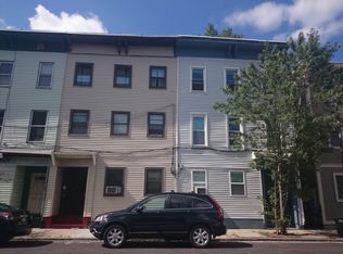 113 W 7th St #1, South Boston, MA 02127