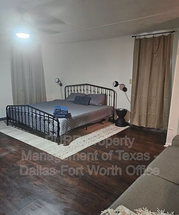 1st image of 1001 S Lindsay St #1