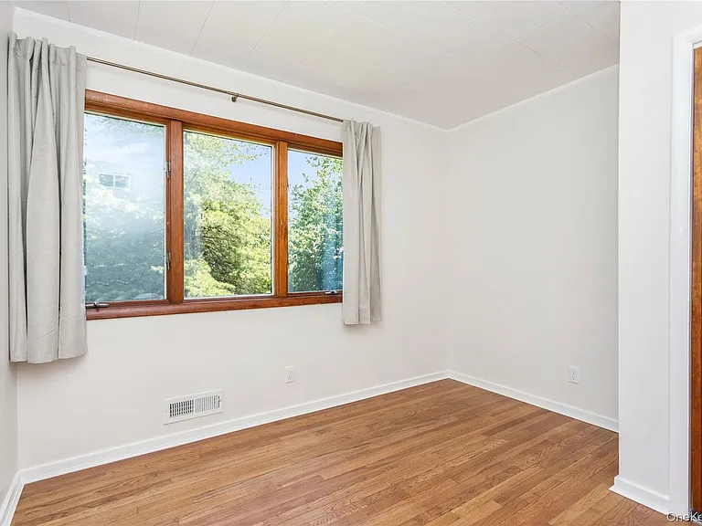 9 Marlene Ct — Photo 16