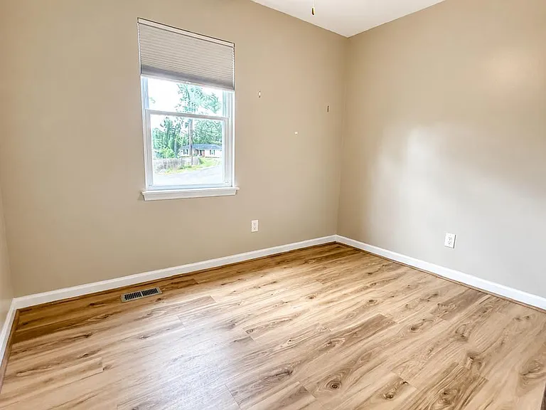 247 Brookside Ct — Photo 18