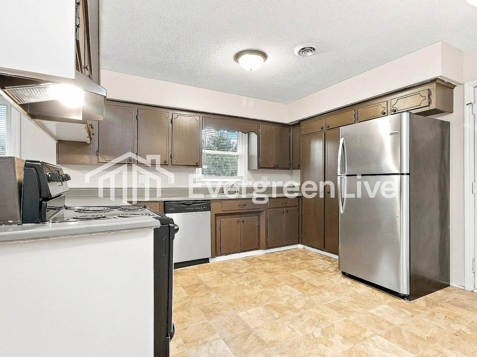 3 bed, 2.0 bath, 1531 sqft, $1,745 — Photo 4