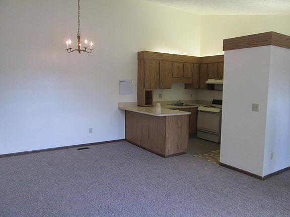 2nd image of 3549 Chesapeake Dr