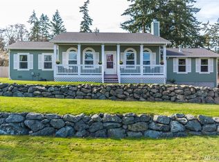 952 Mohawk Dr, Greenbank, WA 98253