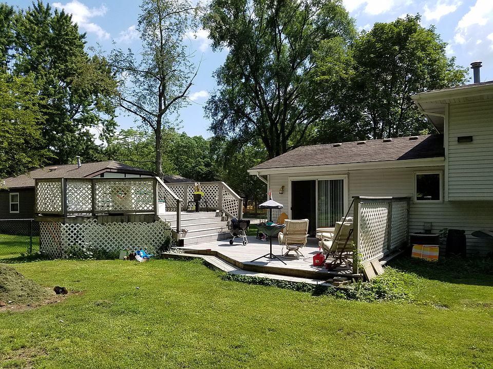 2nd image of 453 Aspen Dr