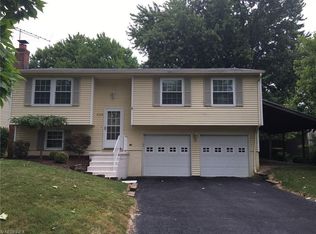 1753 Dumont Dr, Mineral Ridge, OH