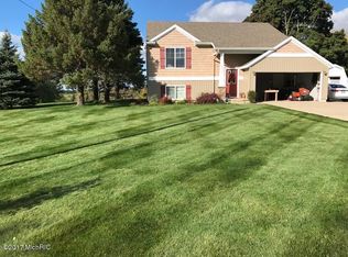 5635 Johnson St SE, Caledonia, MI 49316