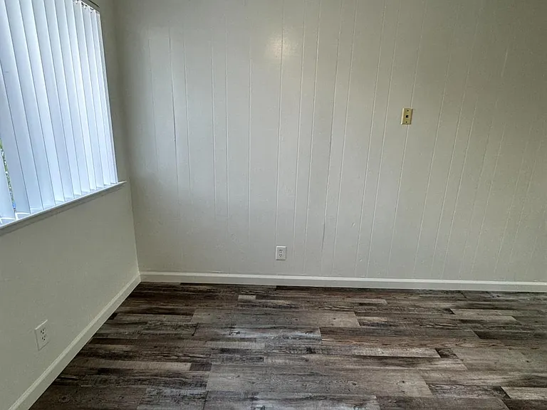 1069 Cherry Ln #D — Photo 8