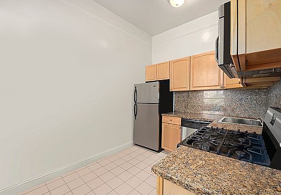 5th image of 196 Columbia Hts APT 2