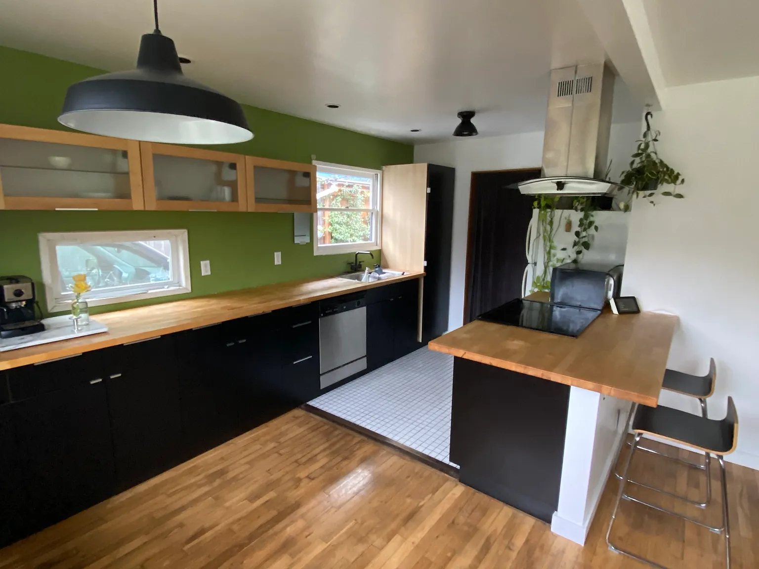 3 bed, 1096 sqft, $2,500 — Photo 4