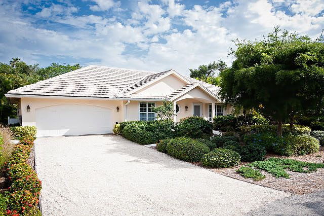 1st image of 214 Palm Lake Dr