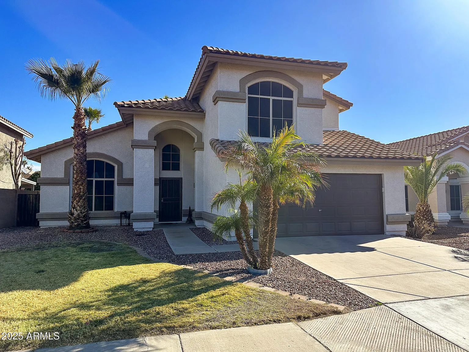 3 bed, 3.0 bath, 2337 sqft, $5,000 — Photo 2
