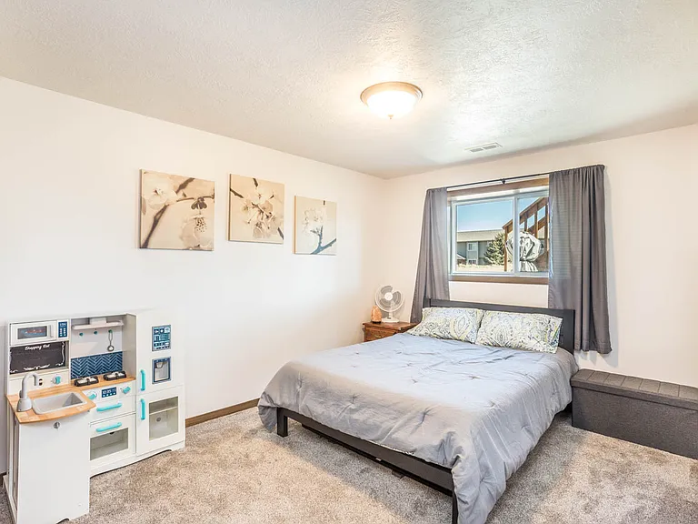 4221 N Knob Hill Ct — Photo 9