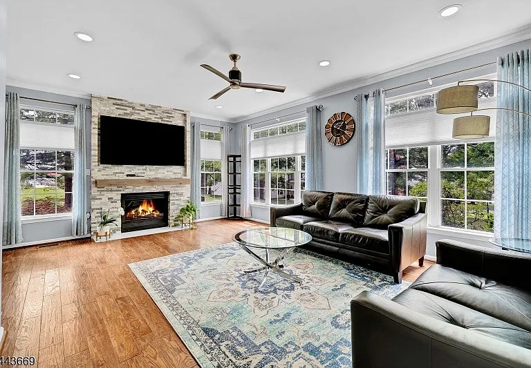 10 Stevens Ln — Photo 6