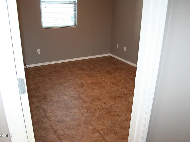 11207 W Hopi St — Photo 29